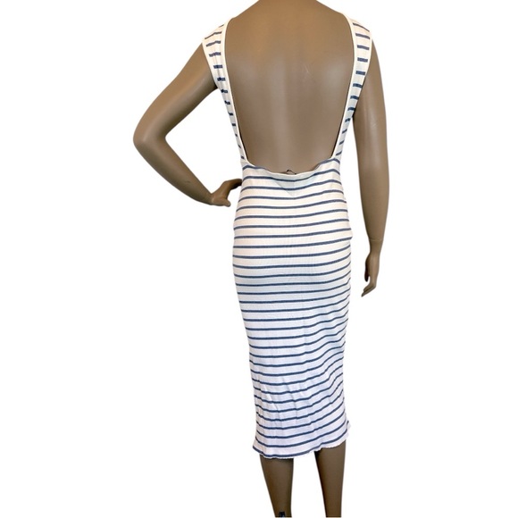 Lulu’s Midi backless dress - Picture 4 of 7